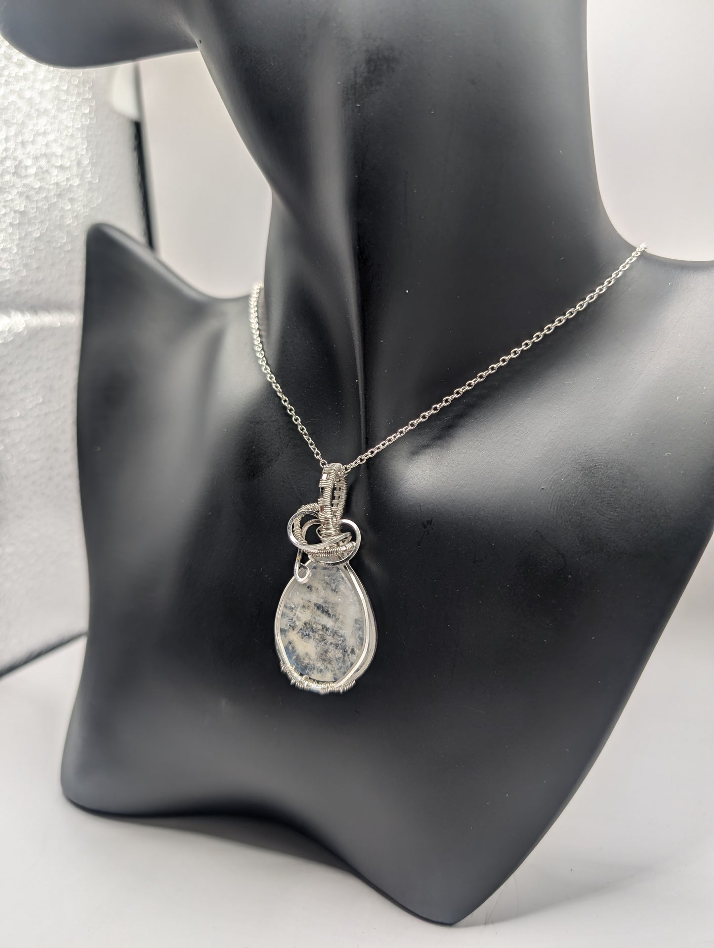 Discover the Enchantment of Our Teardrop Moonstone Pendant!