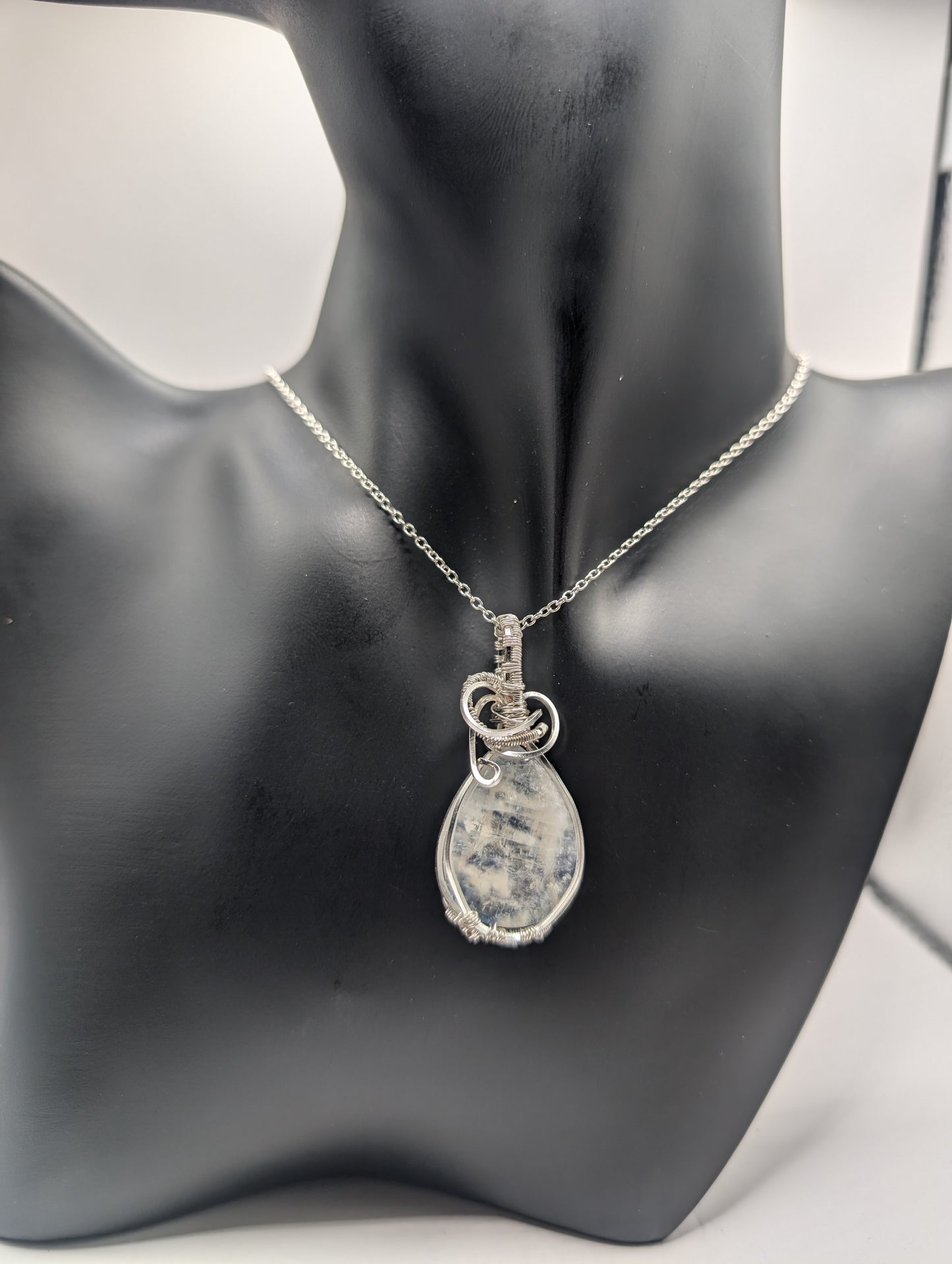 Discover the Enchantment of Our Teardrop Moonstone Pendant!