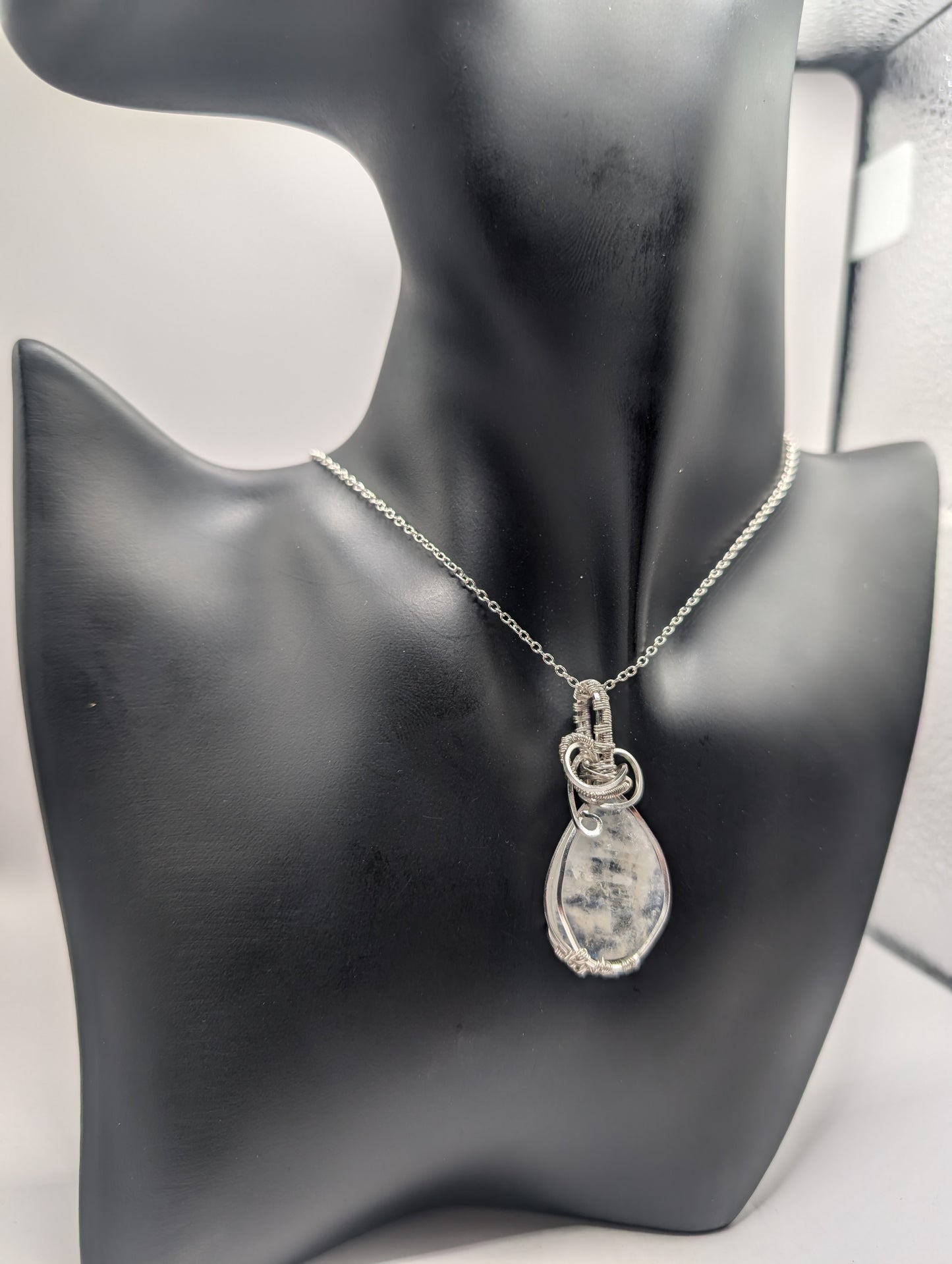 Discover the Enchantment of Our Teardrop Moonstone Pendant!