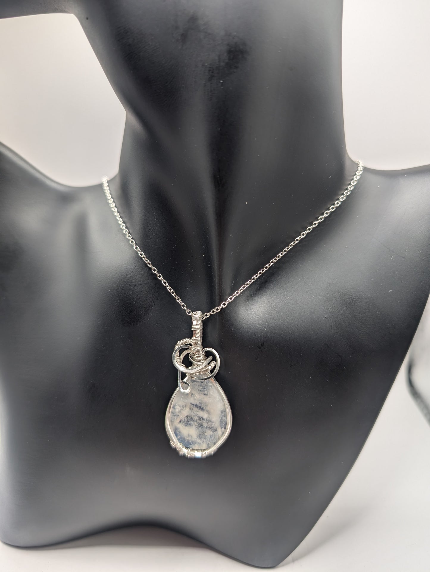 Discover the Enchantment of Our Teardrop Moonstone Pendant!