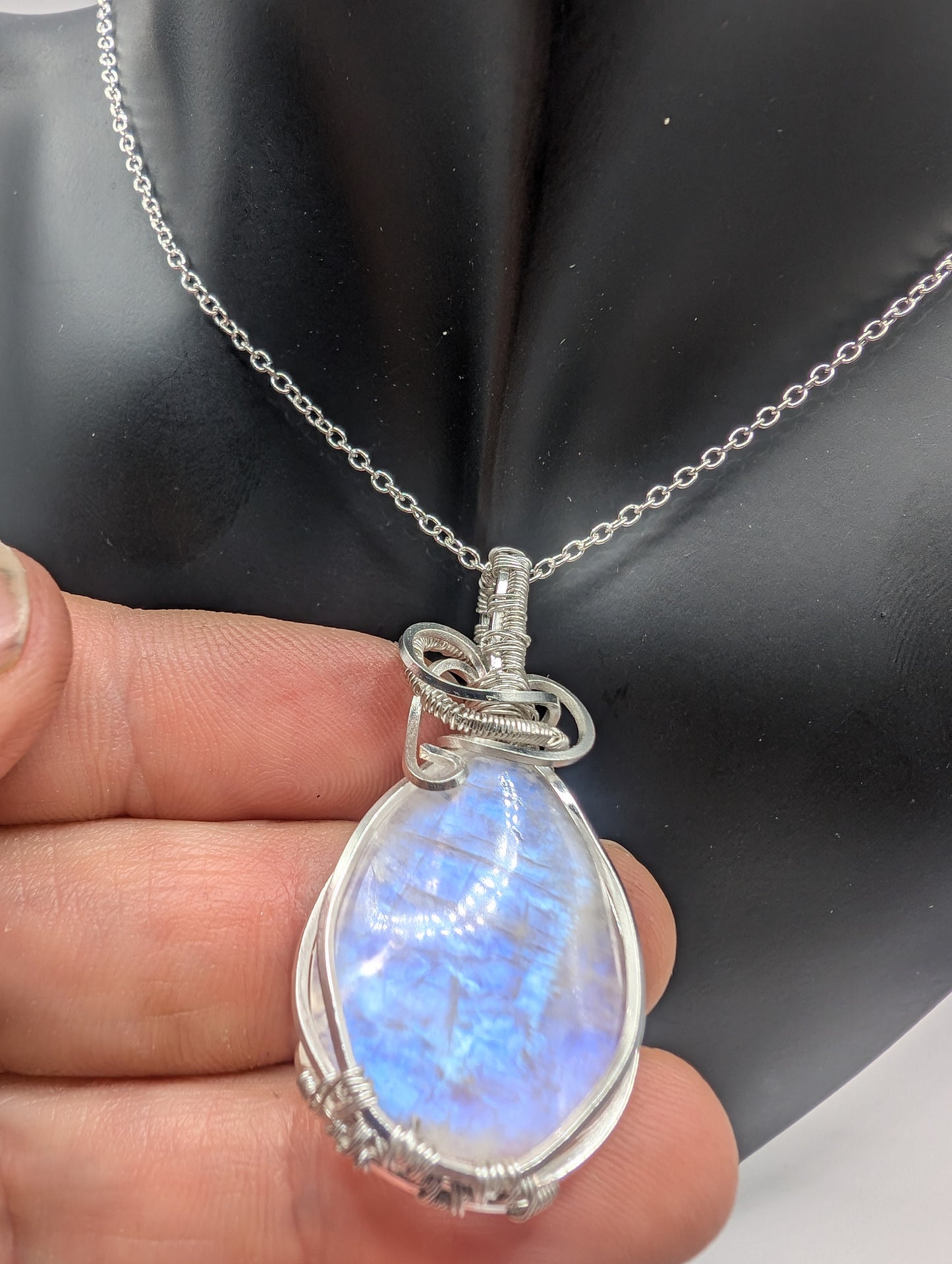 Discover the Enchantment of Our Teardrop Moonstone Pendant!