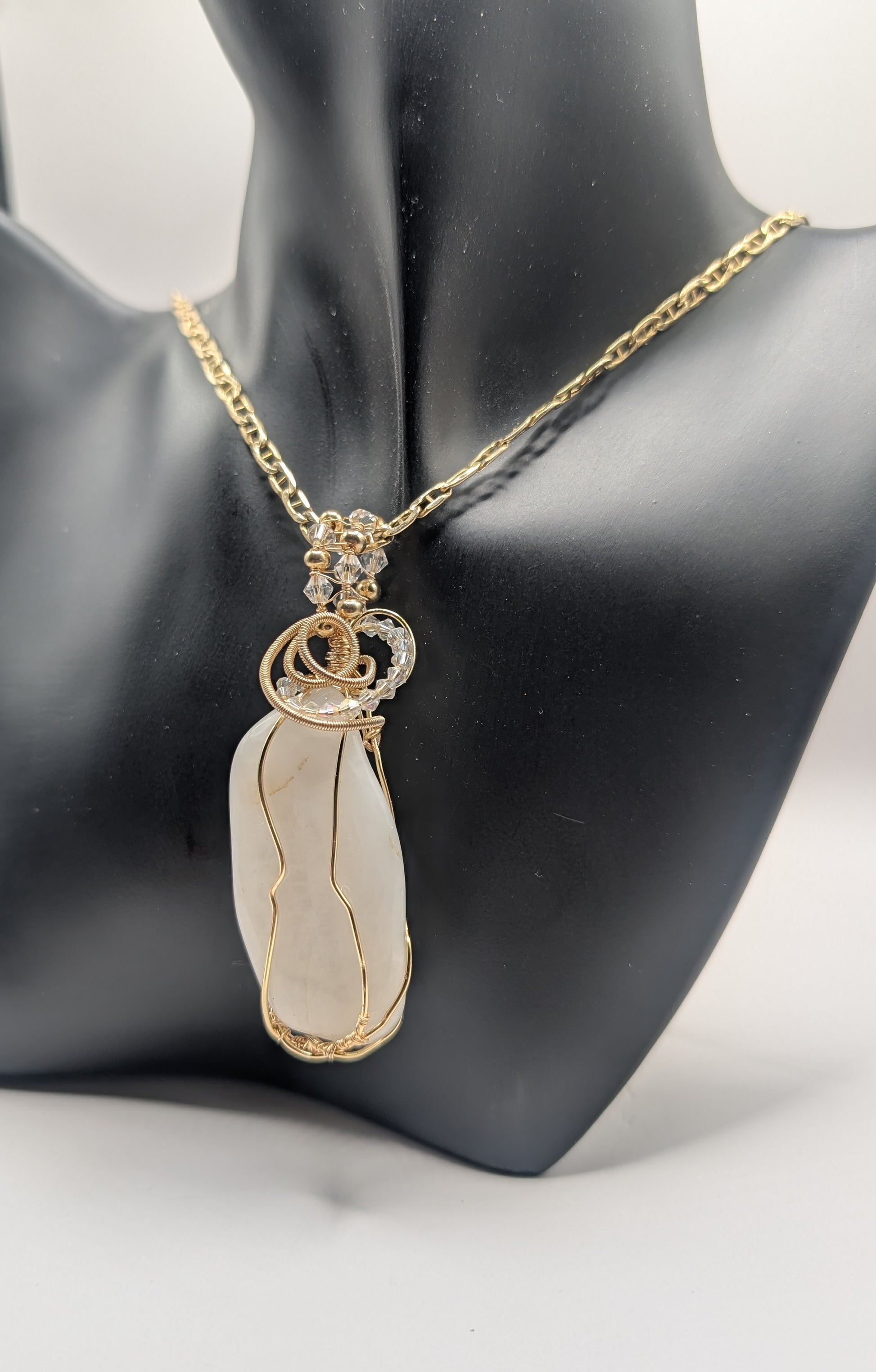 ✨ Discover the Magical properties of Moonstone ✨ - Northern Magick Supplies
