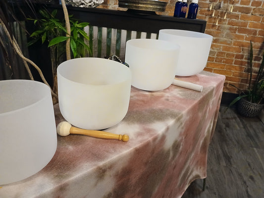 Frosted Quartz Singing Bowls — 432Hz Chakra-Tuned (White or Black)