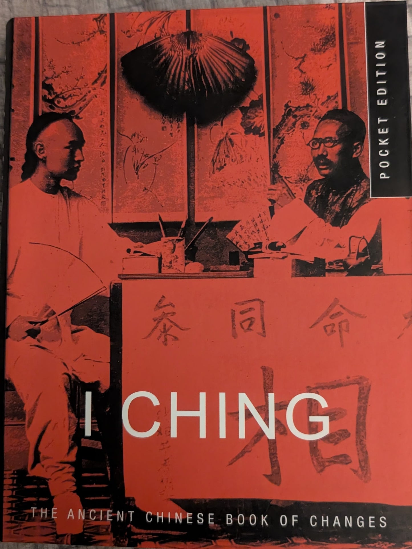 I Ching (Mini Encyclopedias)
Neil Powell, Kieron Connolly (With), Wen, Confucius, Chou