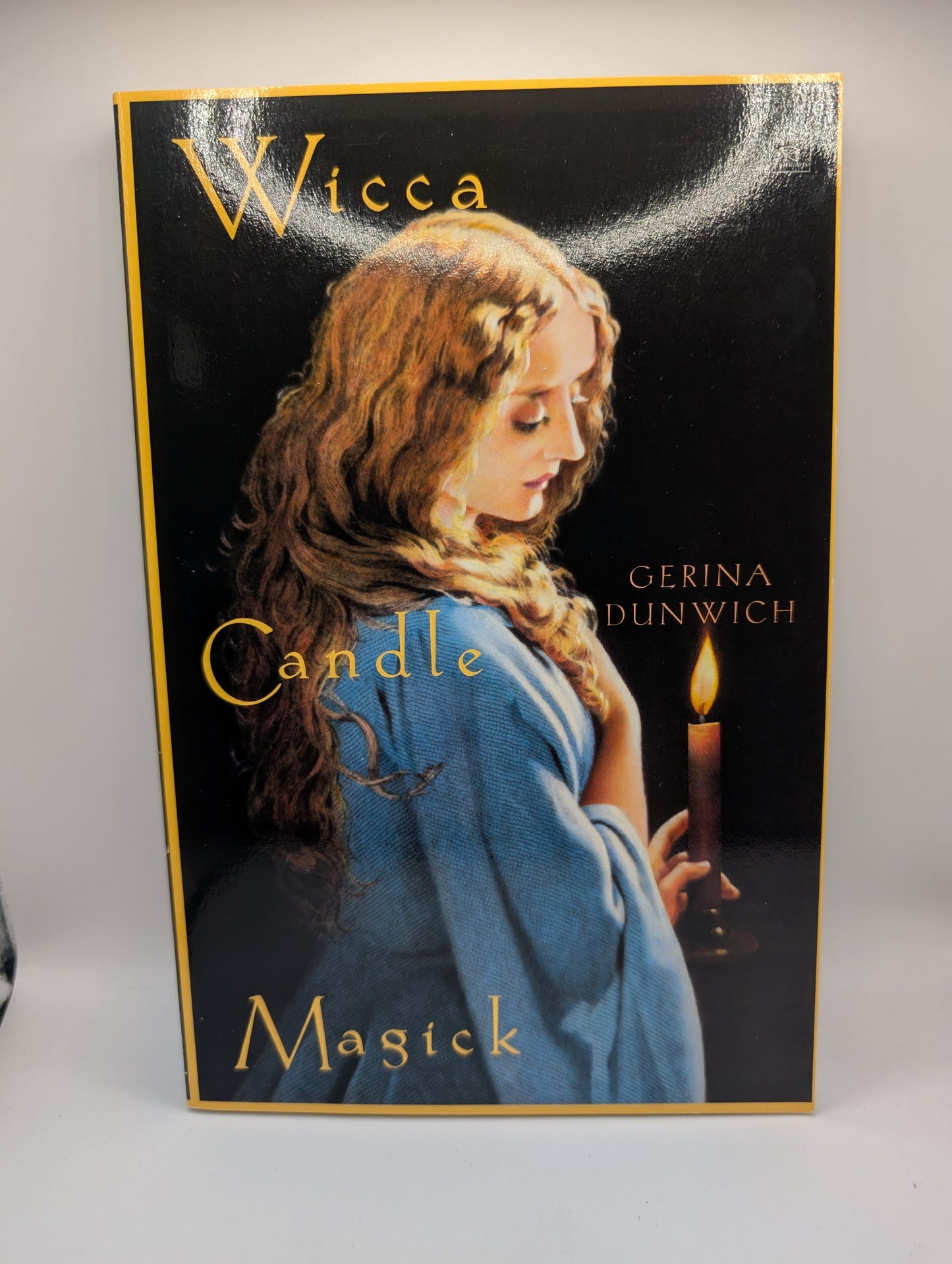 Wicca Candle Magick
By Gerina Dunwich USED!! CONDITION EXCELLENT - Northern Magick Supplies
